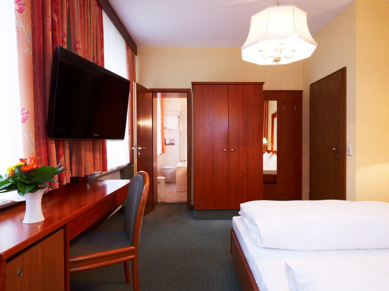 Hotel Marienbad Нюрнберг Экстерьер фото